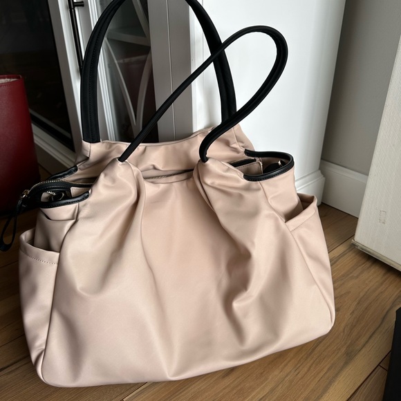 Kate Spade Cream Shoulder Bag with Black Accents - Picture 2 of 5